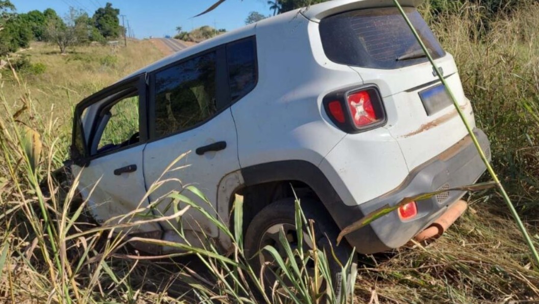 Caminhão e dois carros se envolvem em acidente na MT-208-2