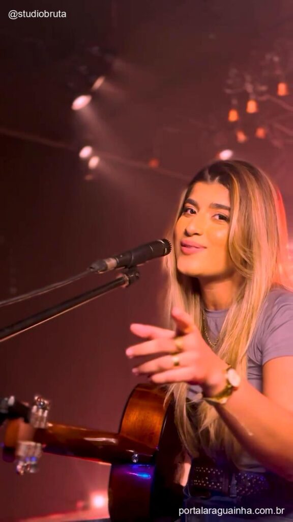 Cantora expressao positiva studiobruta