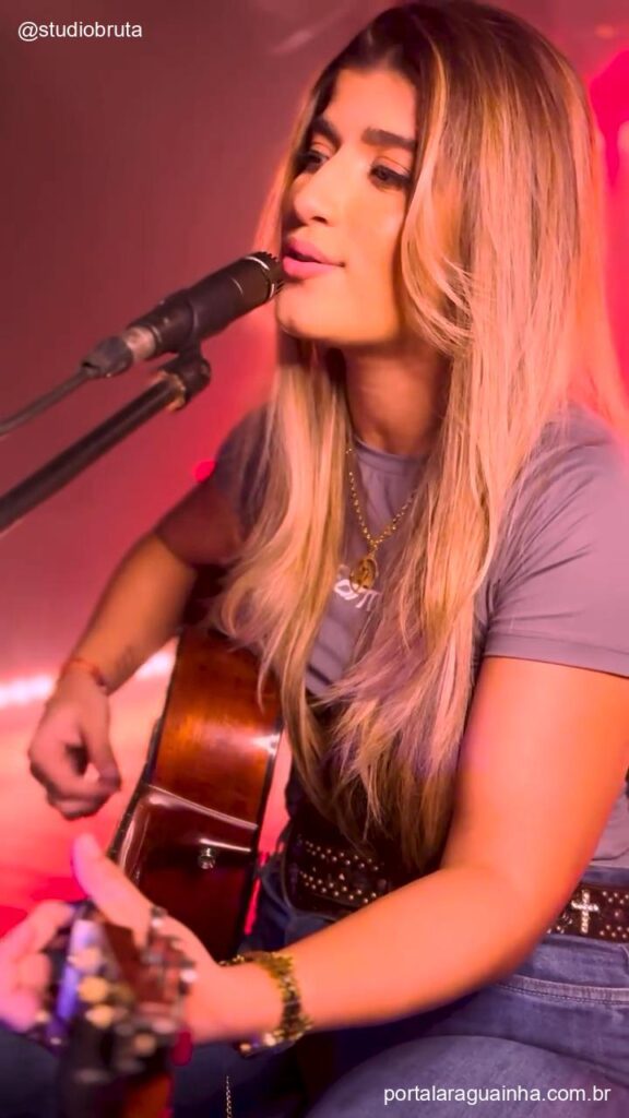 Mulher cantando intensidade studiobruta