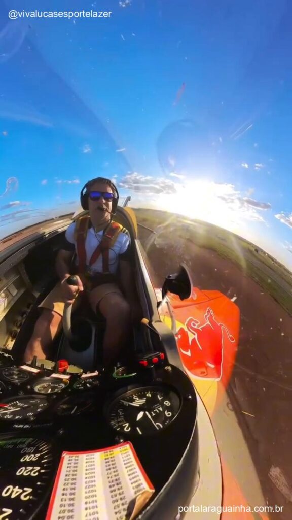 Piloto cockpit aviao acrobatico lucas rio verde