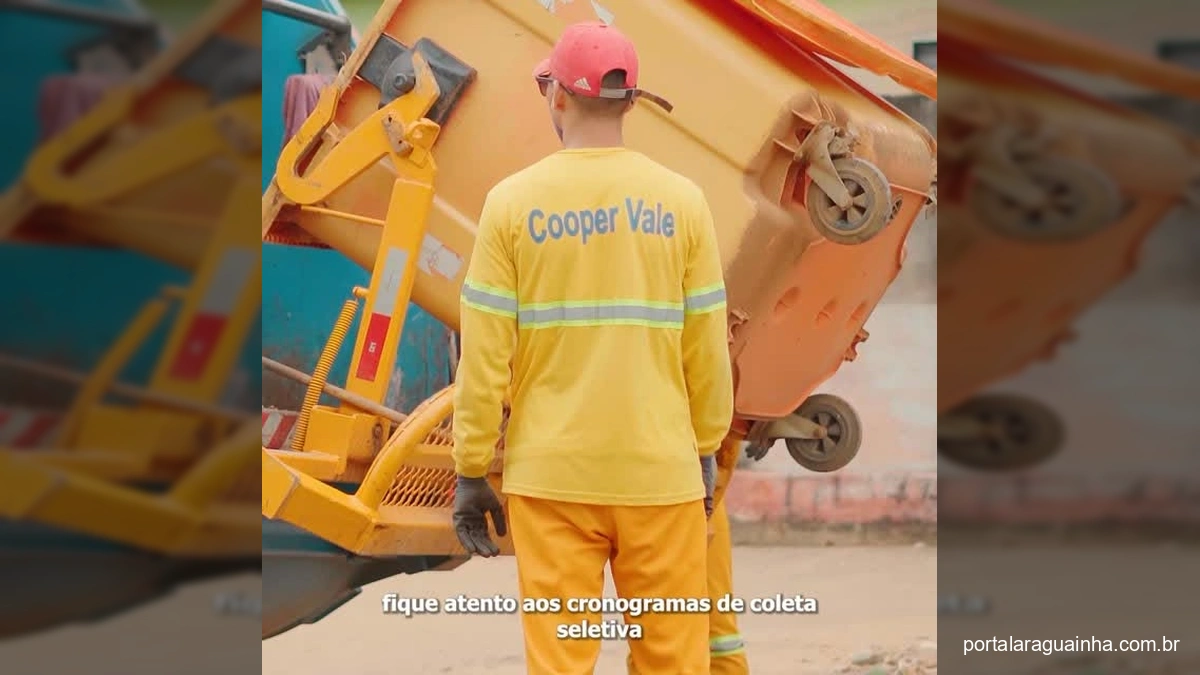 Imagem de uma rua limpa em Lucas do Rio Verde com caçambas de lixo coloridas e funcionários da coleta.