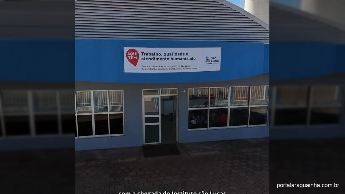 Fachada do Hospital Municipal de Aripuanã com nova sinalização do Instituto São Lucas e profissional de saúde realizando atendimento