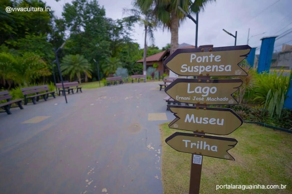 Placa direcional museu parque buritis