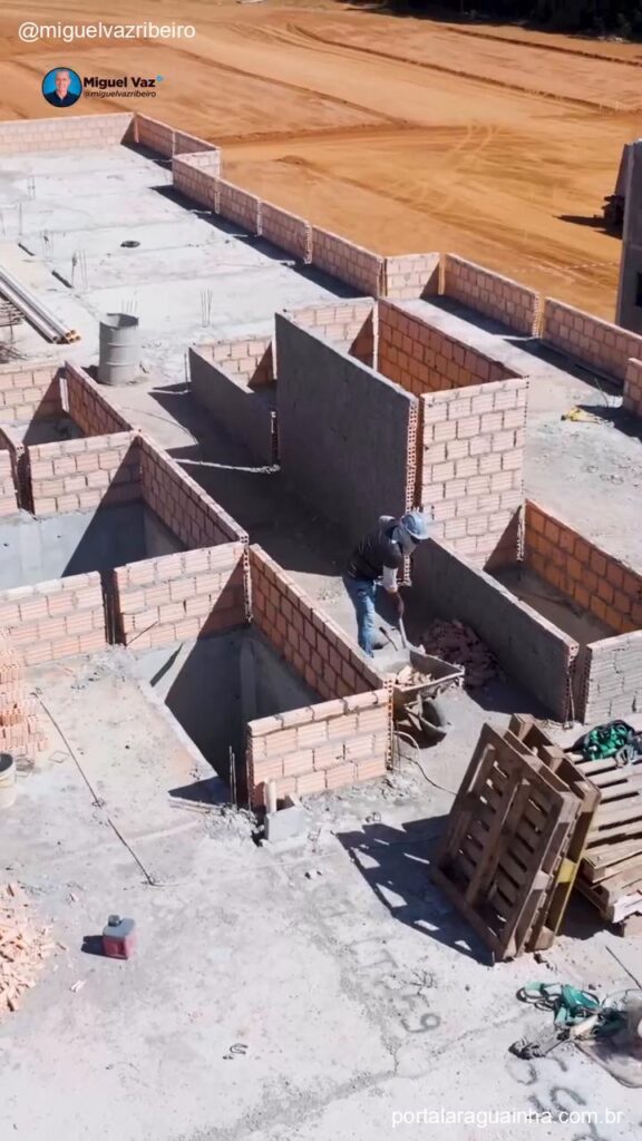 Telhado em construcao condominio