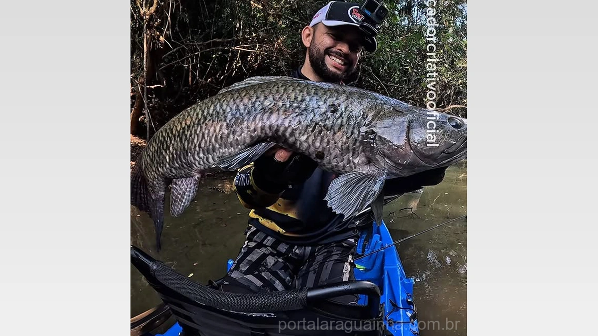Captura Incrível: Pescador Fisga ‘Trairãossauro’ Gigante em Batalha Épica no Caiaque!
